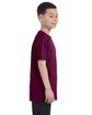 Gildan Youth Heavy Cotton T-Shirt maroon ModelSide