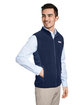 vineyard vines Men's Harbor Fleece Vest vineyrd navy_410 ModelQrt